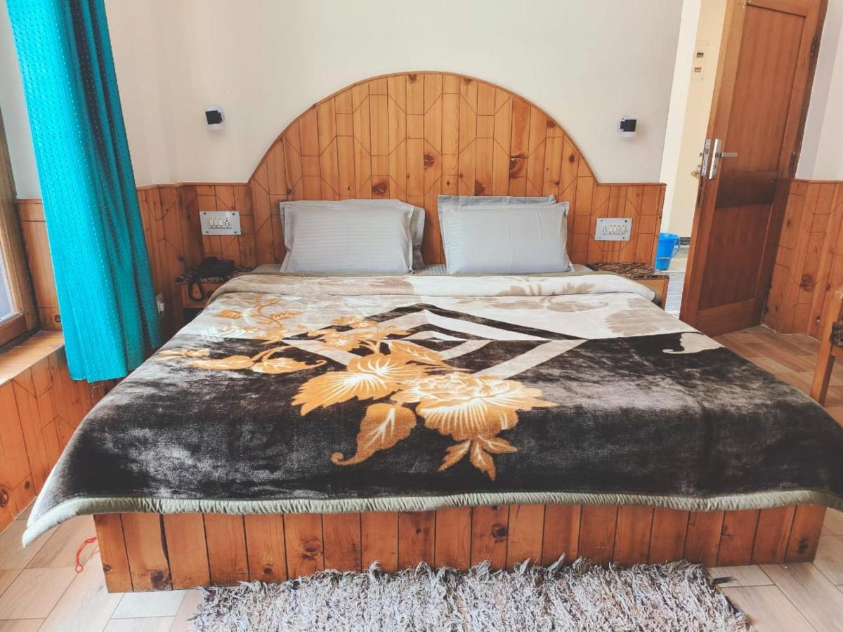 Hotel Hadimba Regency ! Free 4 Wheeler Parking ! Mountain View Rooms ! Near Mall Road Manali Exterior photo